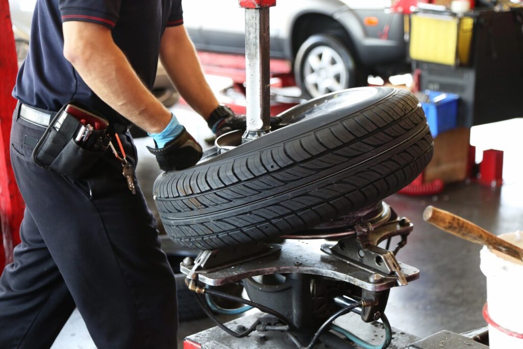 how much does it cost to open a tire shop